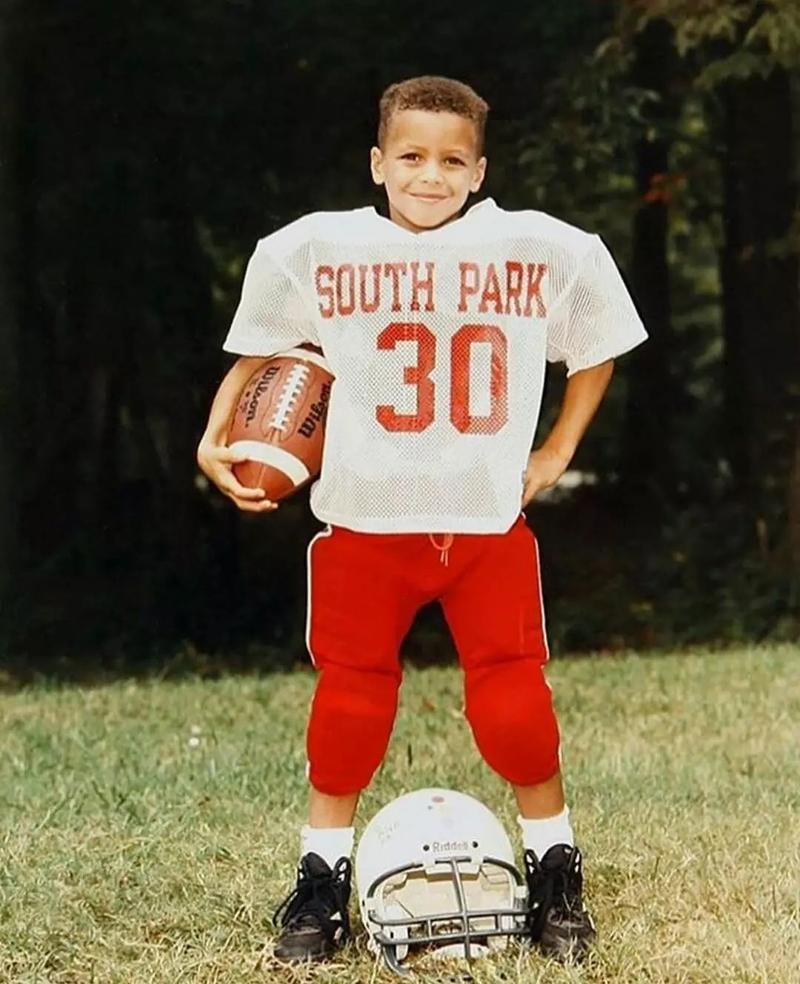 库里小时候和现在