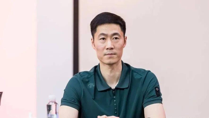 最近退役的运动员被任命为体育局局长了吗