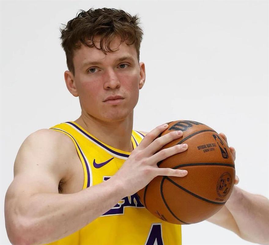 湖人十七号是谁