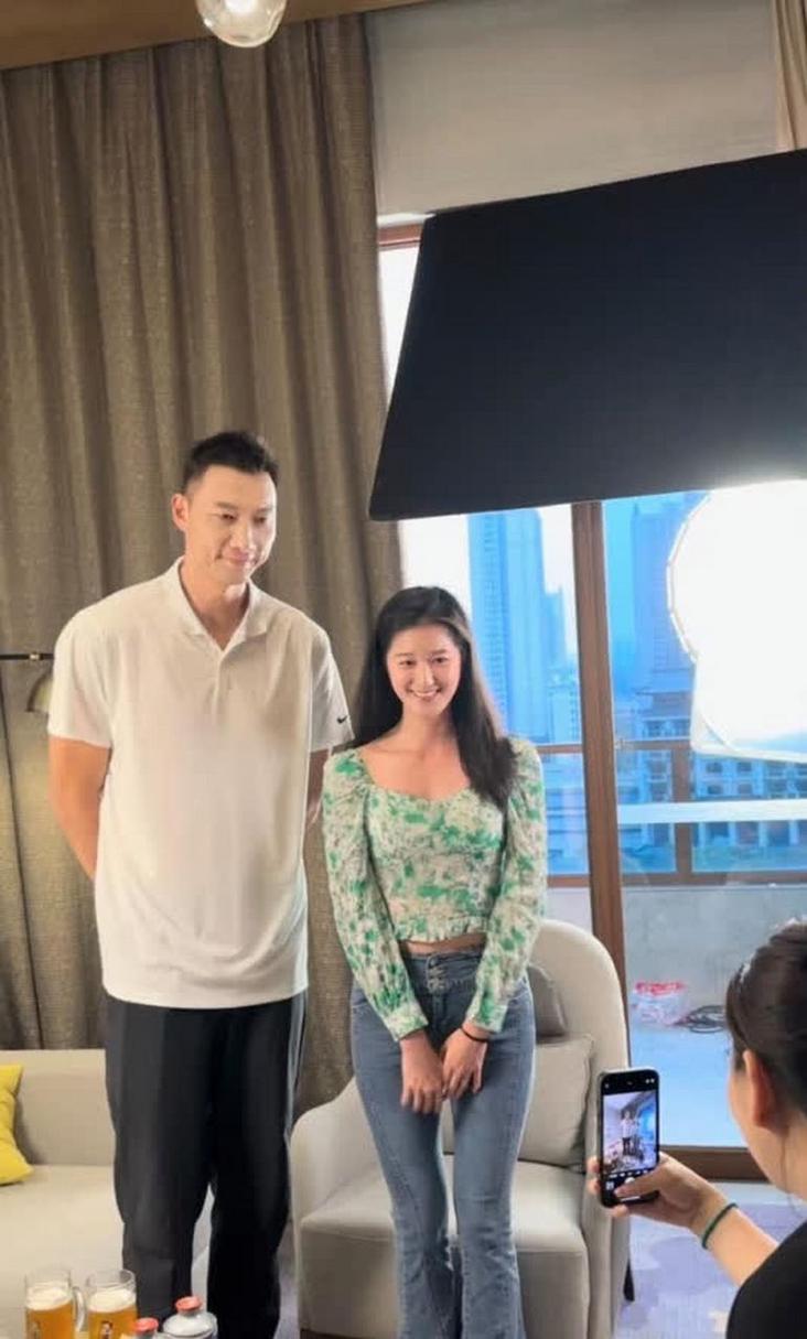 易建联身高多少米体重和臂展