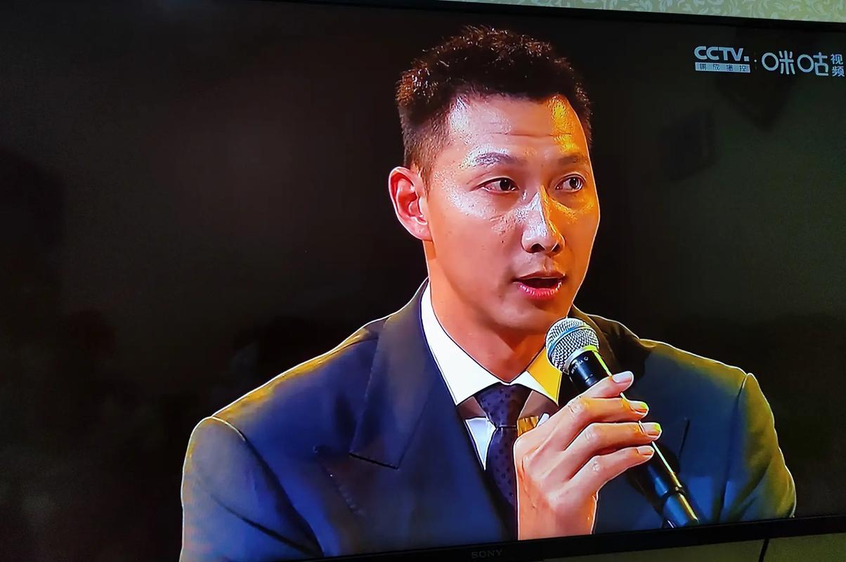 易建联今年退役了吗