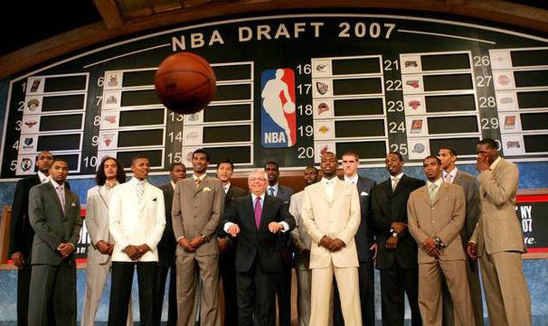 杜兰特对比易建联