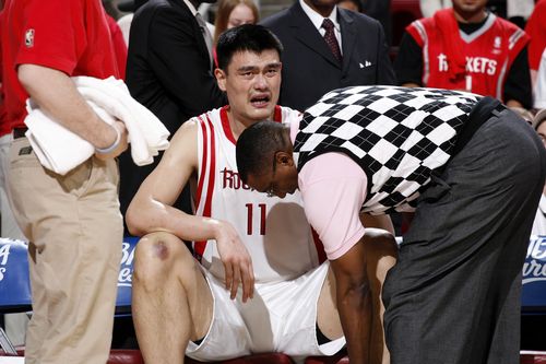 姚明受了什么伤