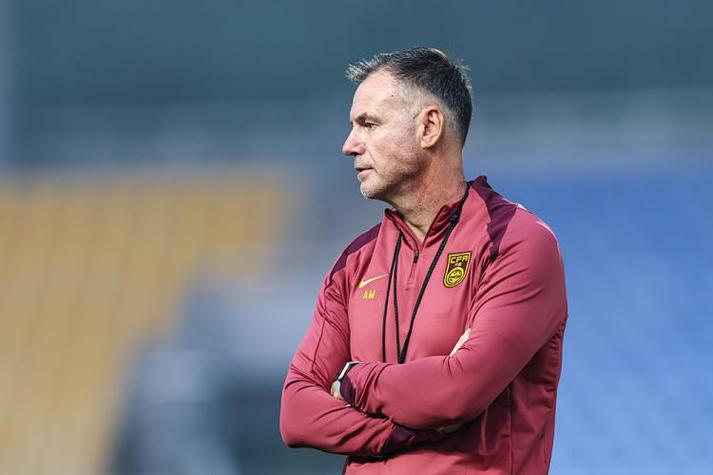 中国国家队女足教练叫什么