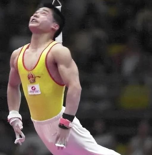 体操运动员张尚斌