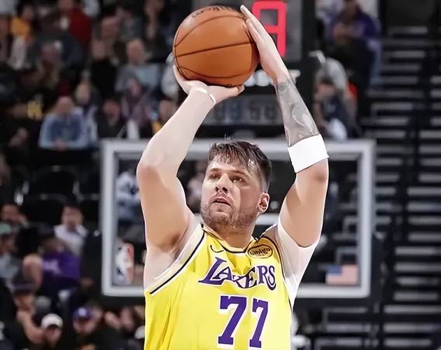 东契奇经典动作