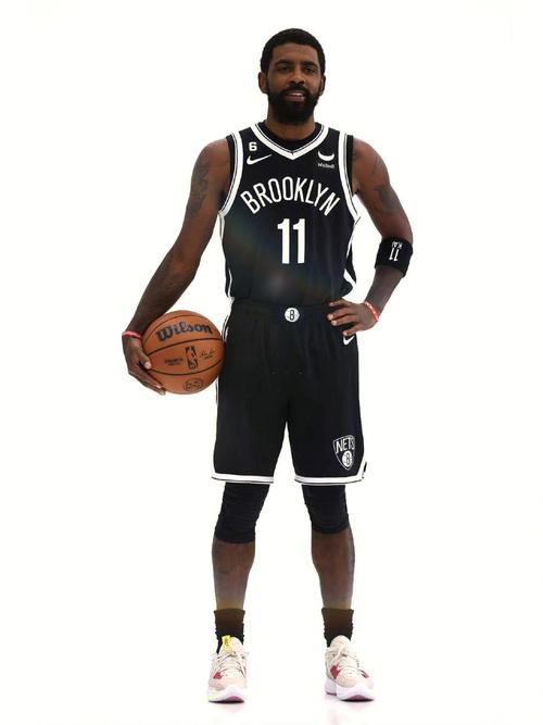 凯里欧文体重多少公斤